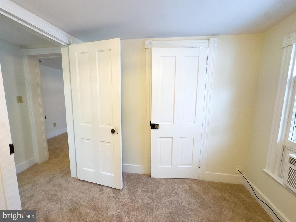 213 W B Street - Photo 18
