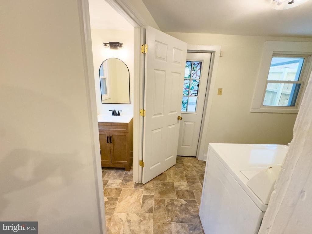 213 W B Street - Photo 11