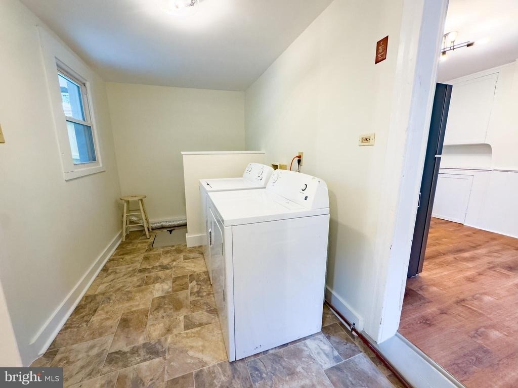 213 W B Street - Photo 13