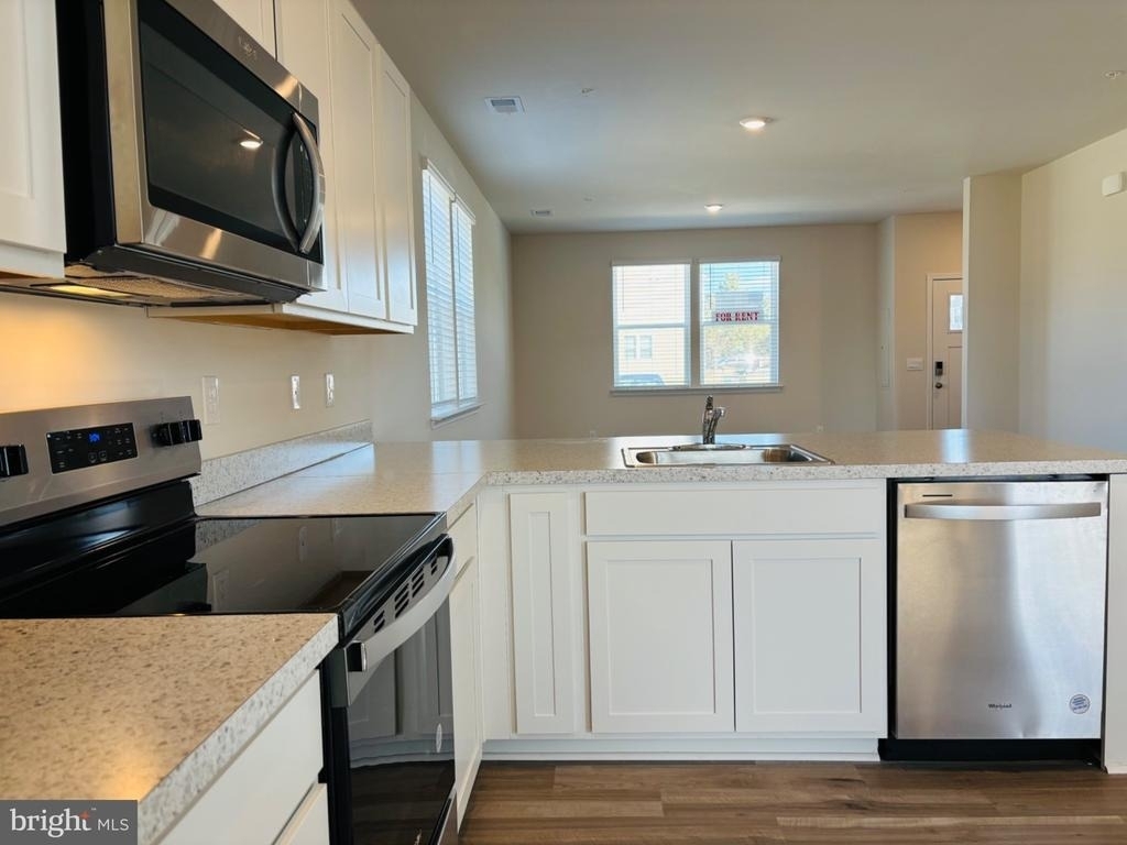 131 Riverwalk Terrace - Photo 3