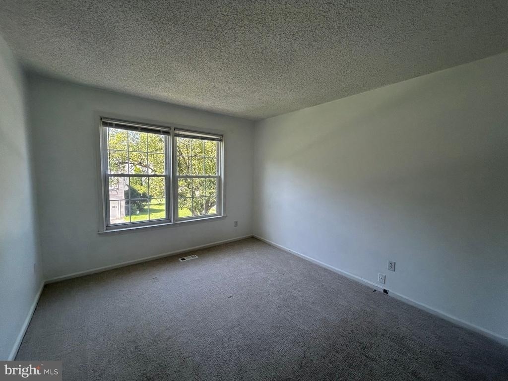 11 Pheasant Run Court - Photo 9