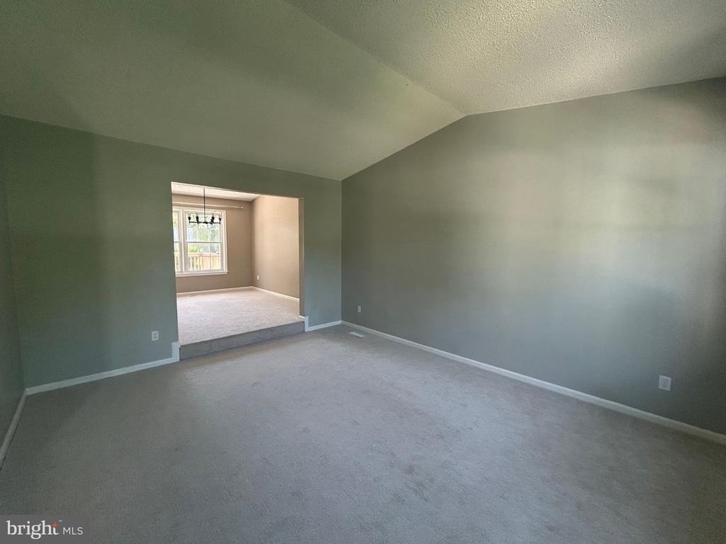 11 Pheasant Run Court - Photo 5