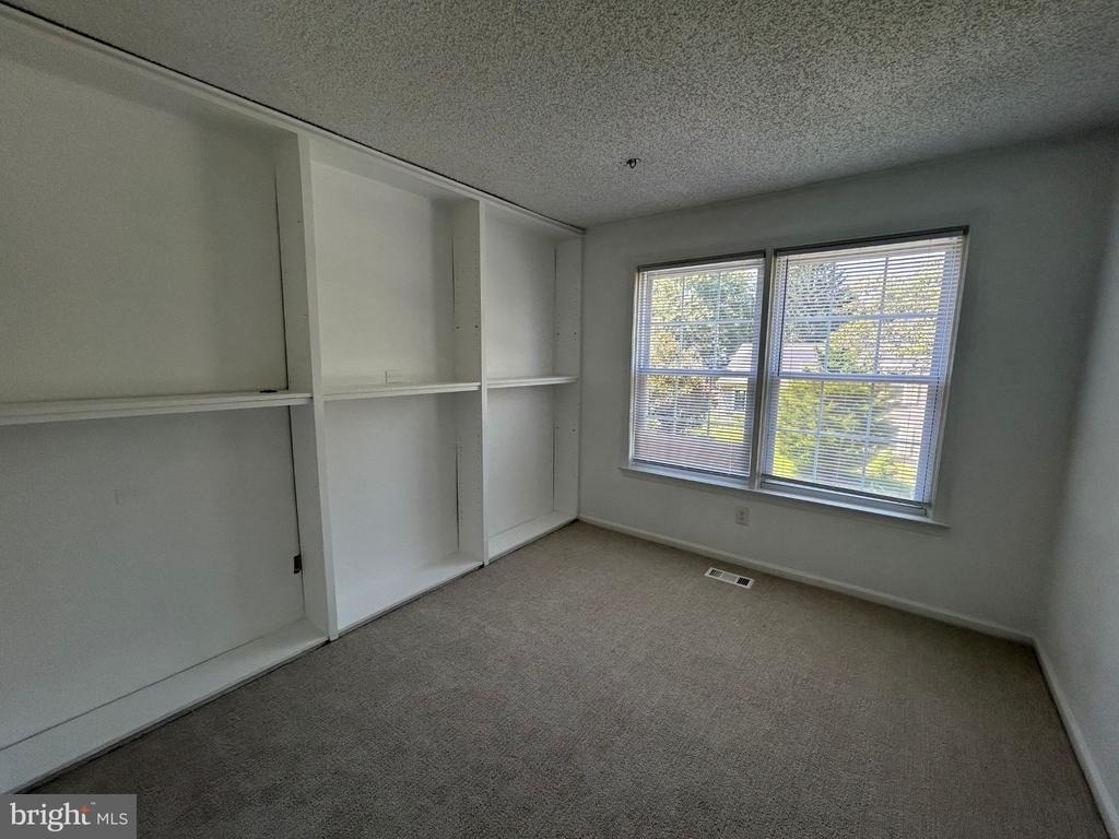 11 Pheasant Run Court - Photo 10