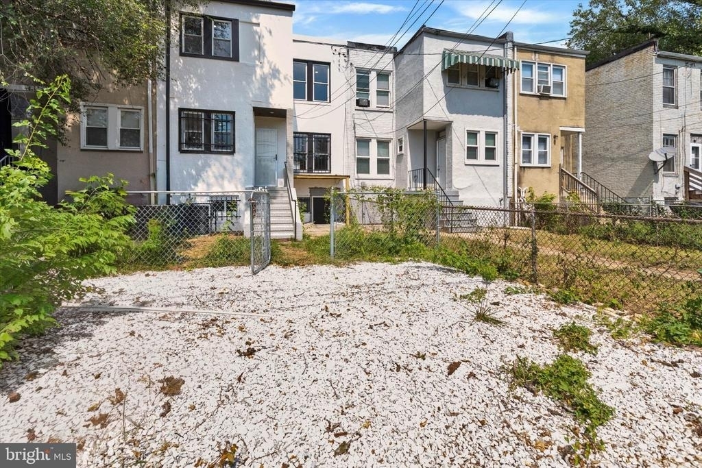 3015 Spaulding Avenue - Photo 29