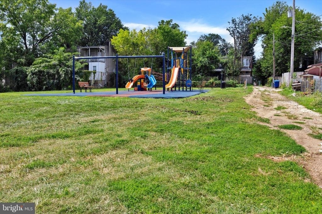 3015 Spaulding Avenue - Photo 30