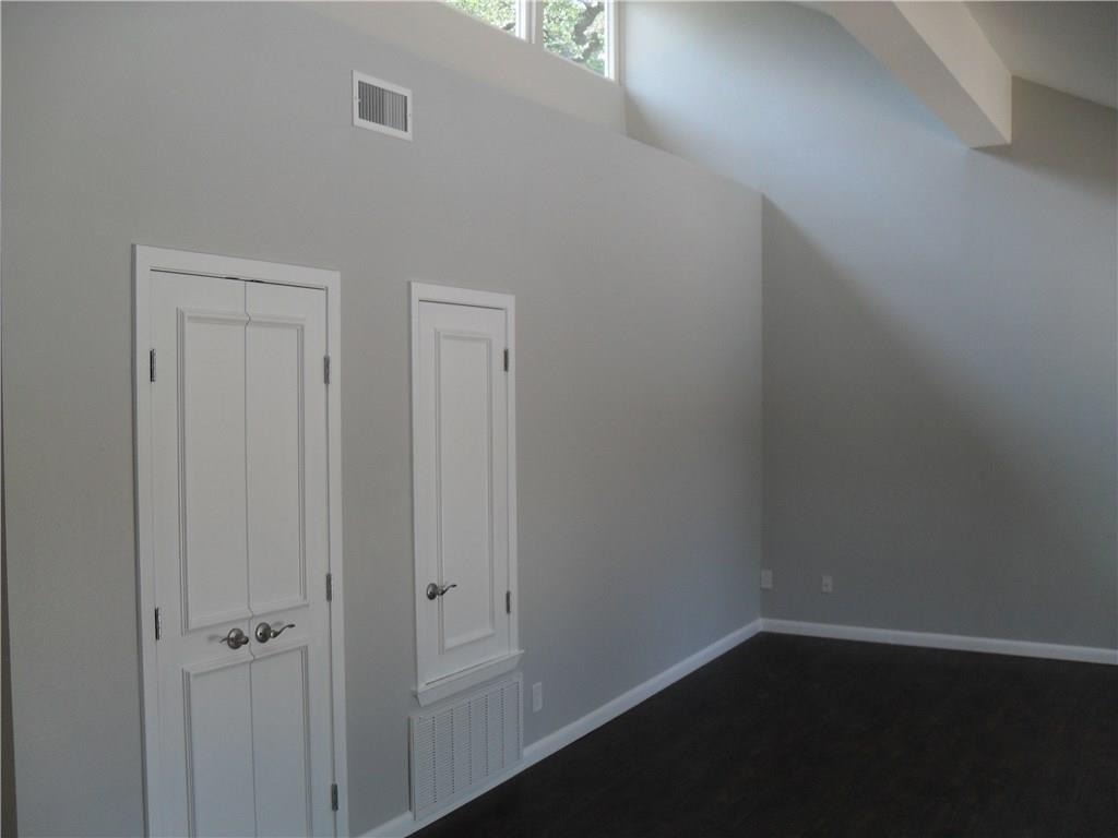 4804 Greystone Dr - Photo 3
