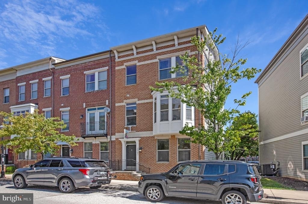 125 S High Street - Photo 1