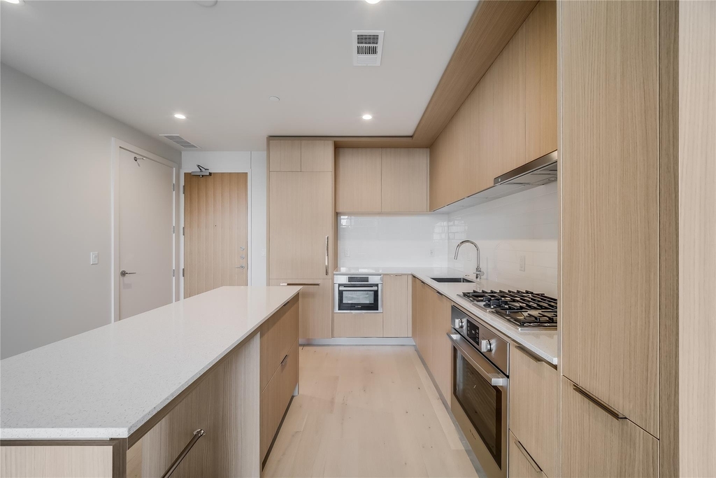 44 East Ave - Photo 2