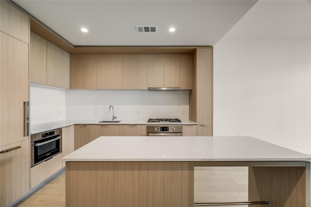 44 East Ave - Photo 1