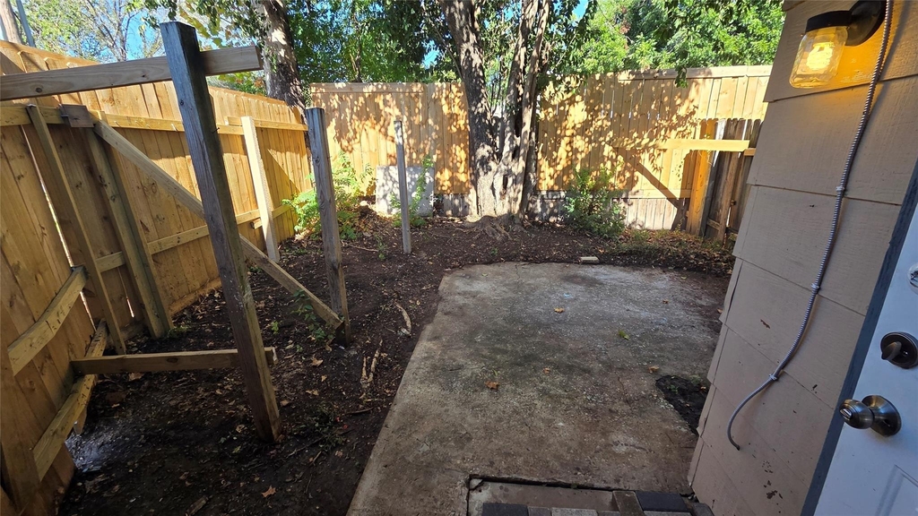 5200 Lancaster Ct - Photo 6