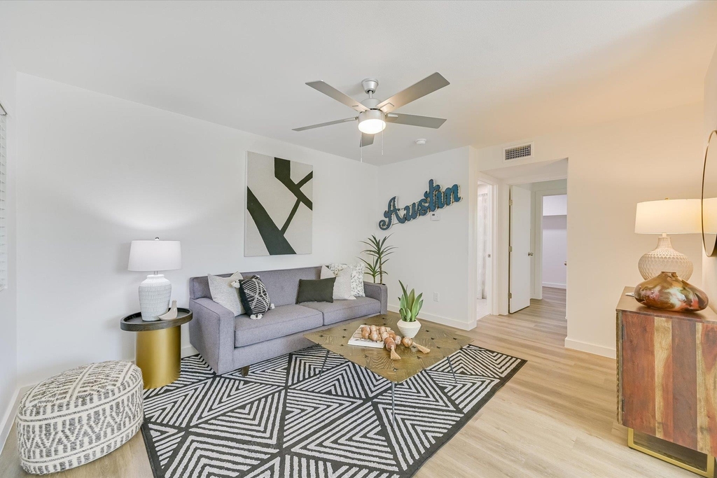3703 Harmon Ave - Photo 3