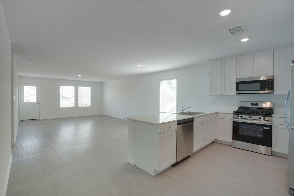 433 Whoopers Loop - Photo 3