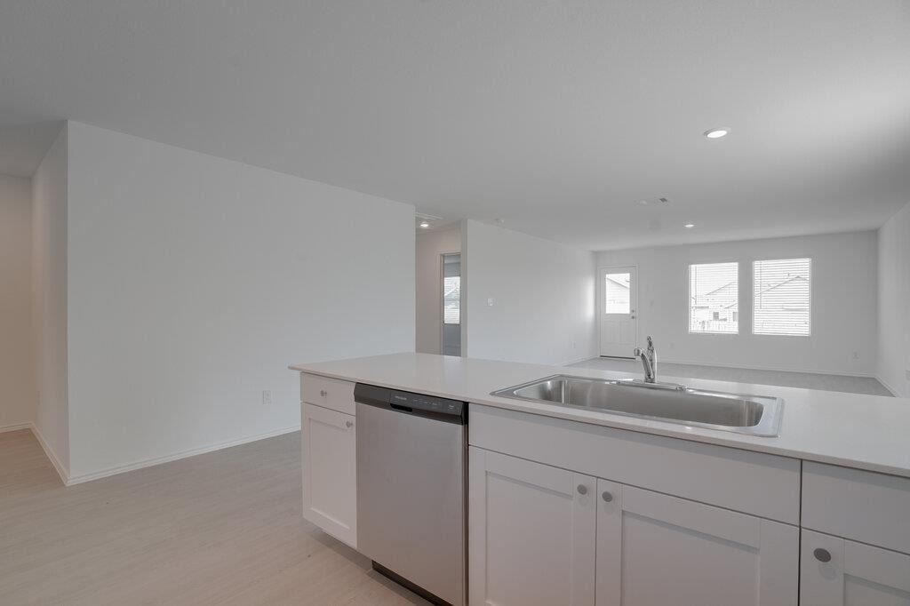 433 Whoopers Loop - Photo 4