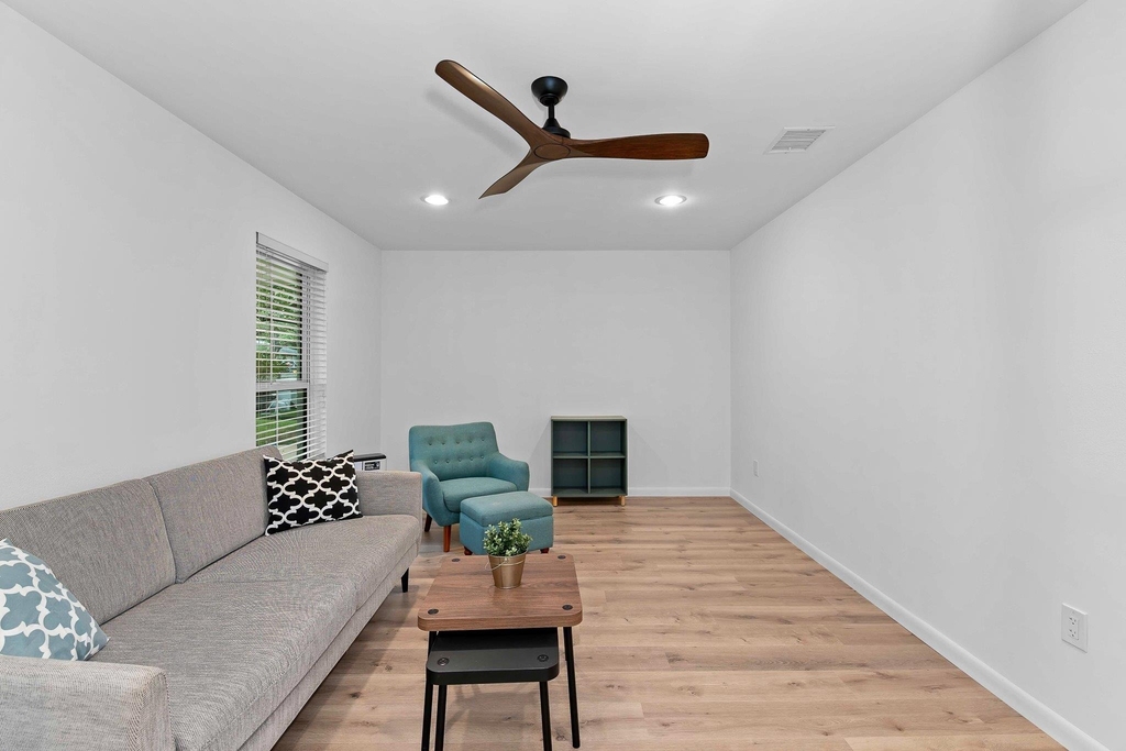 8806 Ridgehill Dr - Photo 24