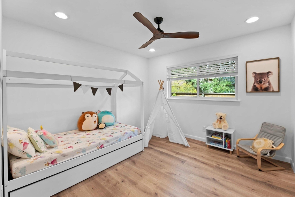 8806 Ridgehill Dr - Photo 17