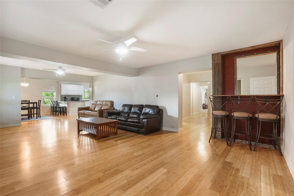 602 W Grady Dr - Photo 3
