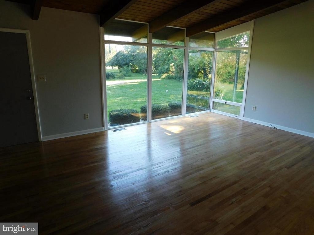 1242 S Governors Avenue - Photo 5