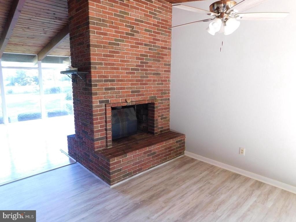 1242 S Governors Avenue - Photo 12