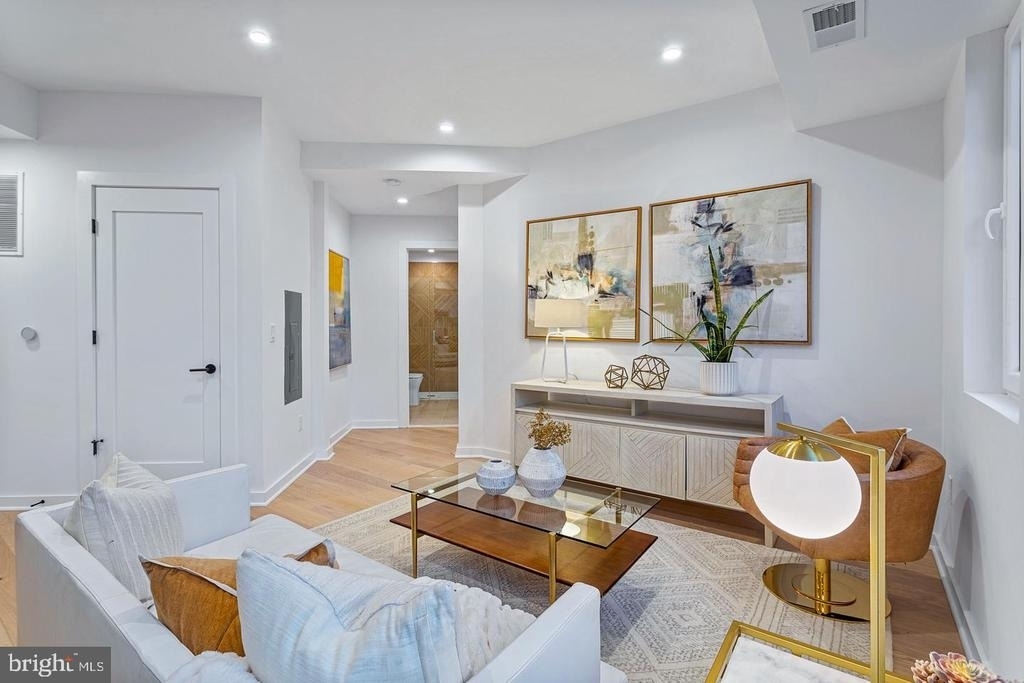 7700 Georgia Avenue Nw - Photo 2
