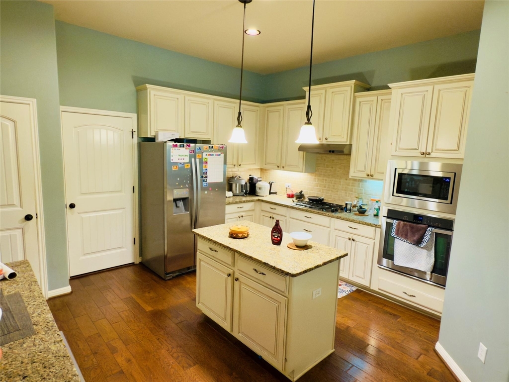 209 Monahans Dr - Photo 12