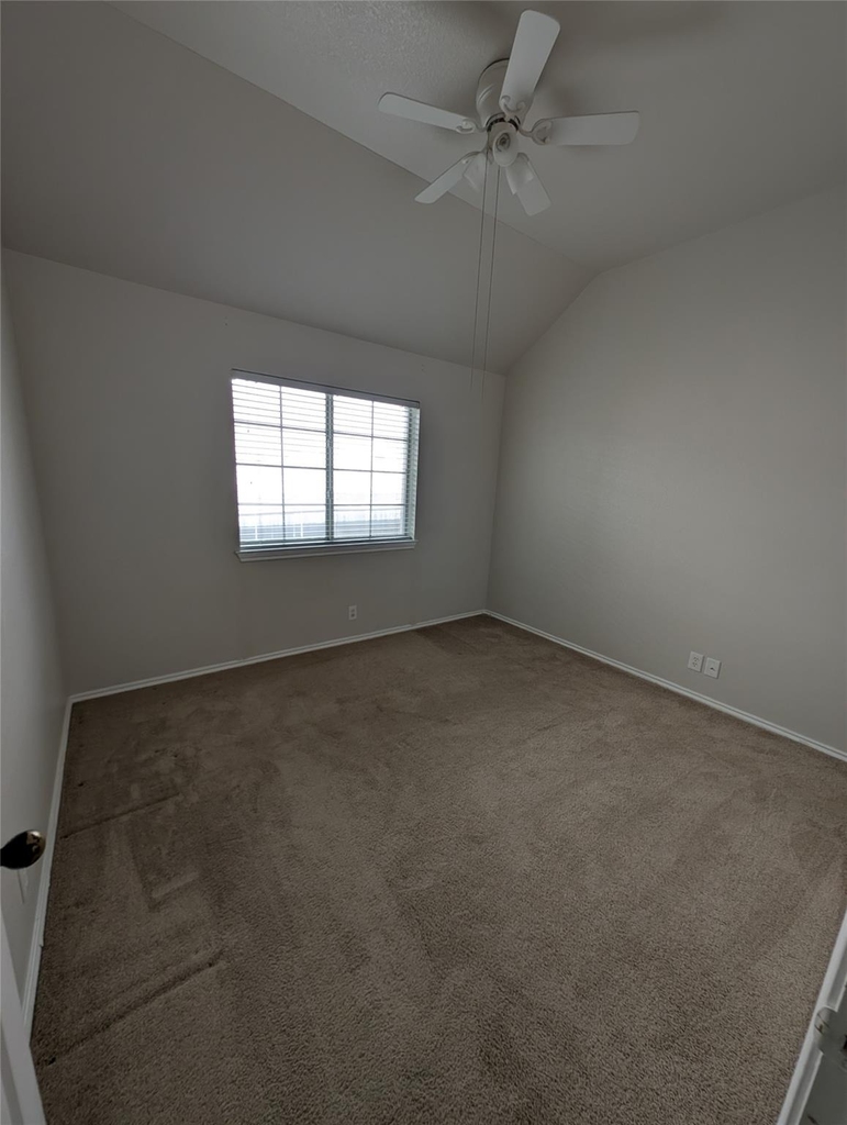 1325 Roadrunner Dr - Photo 20