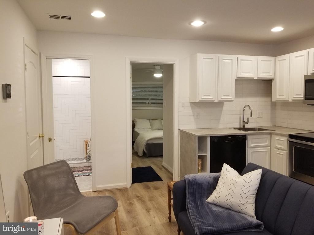 4601 6th Street Se - Photo 1