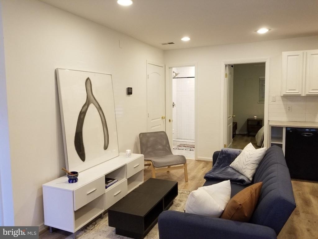 4601 6th Street Se - Photo 2