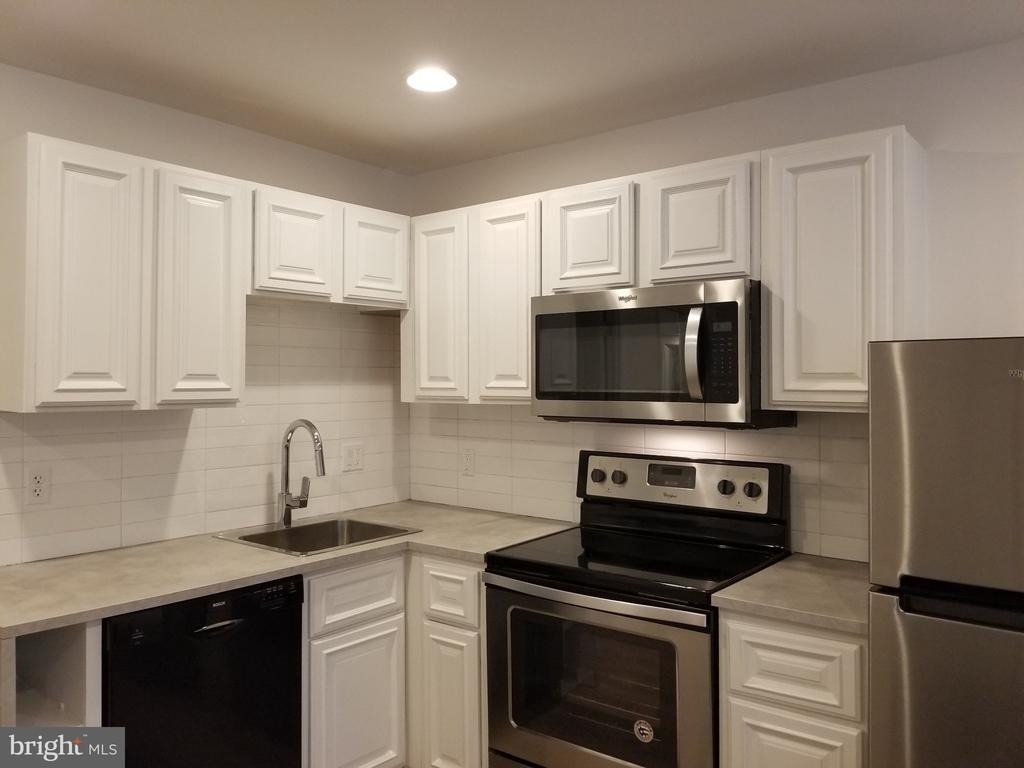 4601 6th Street Se - Photo 5