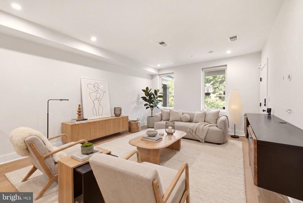 320 Webster Street Nw - Photo 2