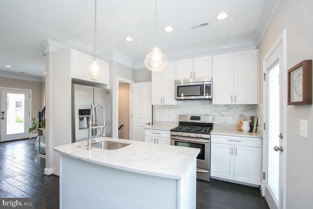1441 Duncan Street Ne - Photo 3