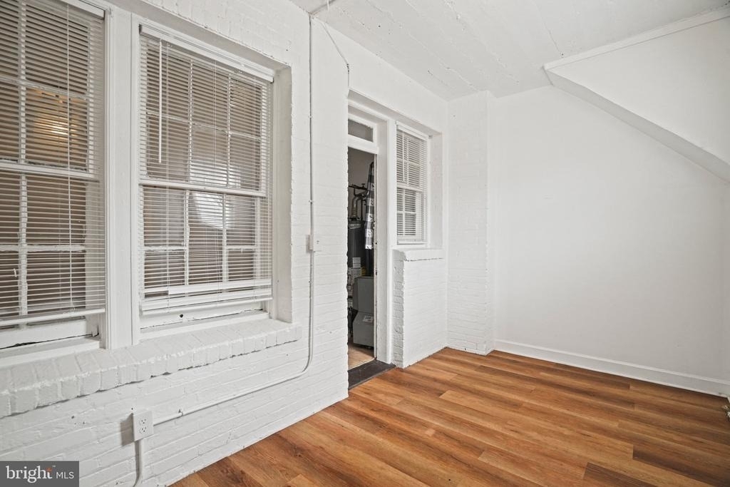 1111 Queen Street Ne - Photo 10