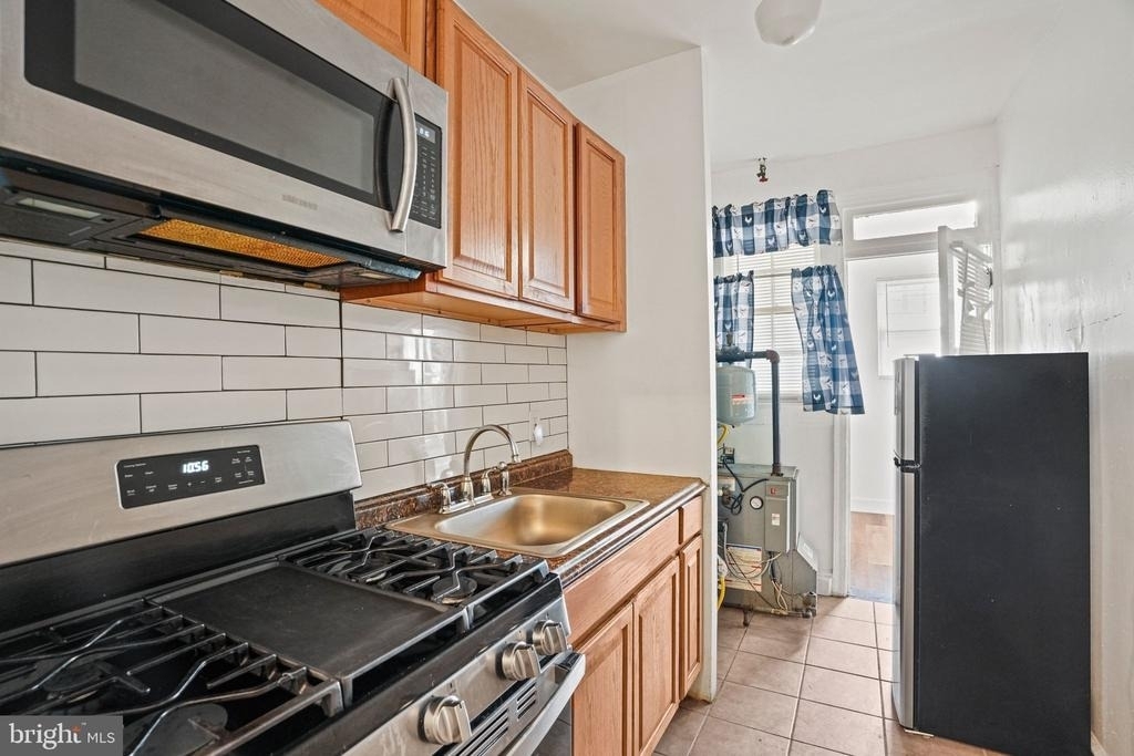 1111 Queen Street Ne - Photo 6