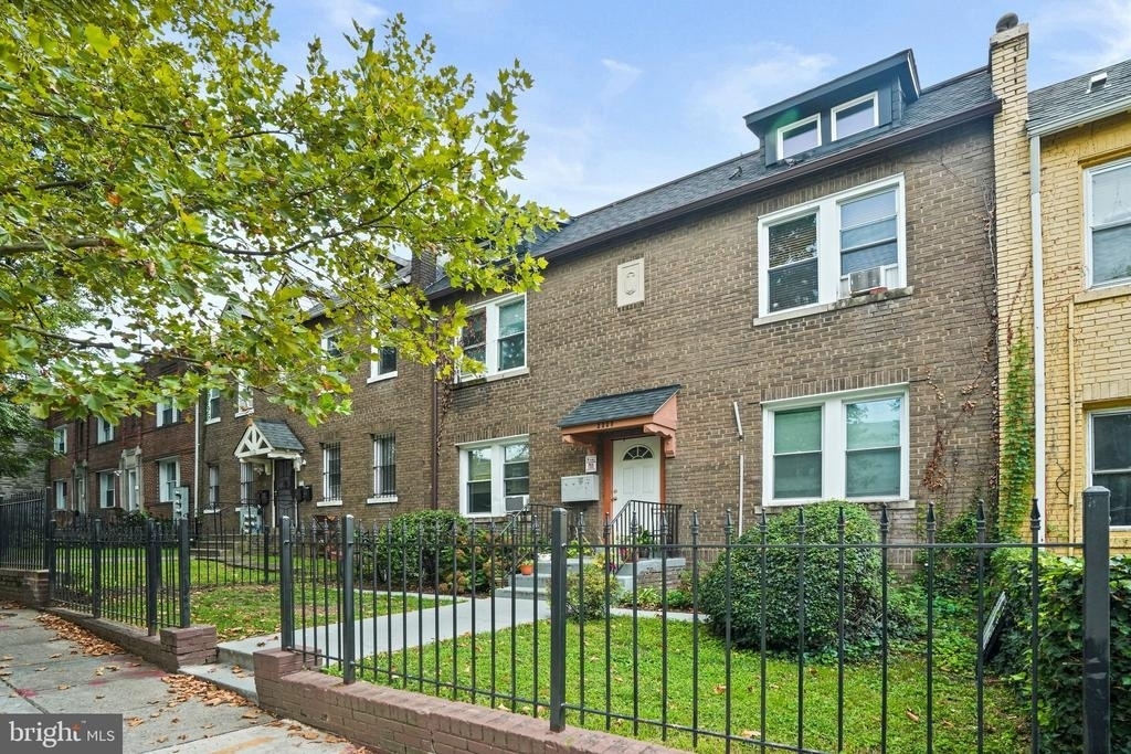 1111 Queen Street Ne - Photo 11