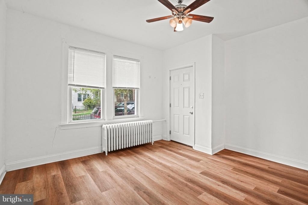 1111 Queen Street Ne - Photo 2