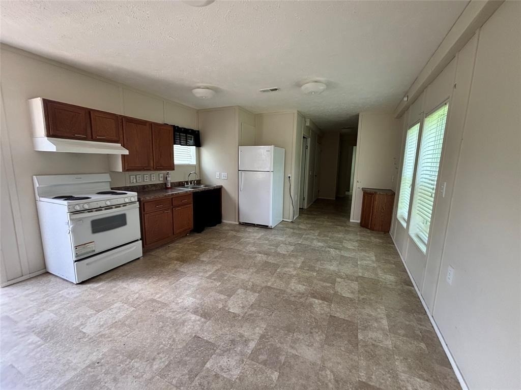 3616 W Nugent Ave - Photo 0