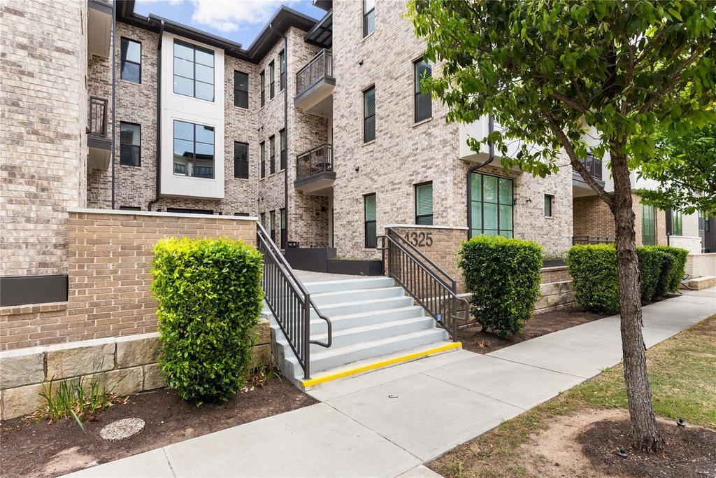 4325 Jackson Ave - Photo 6