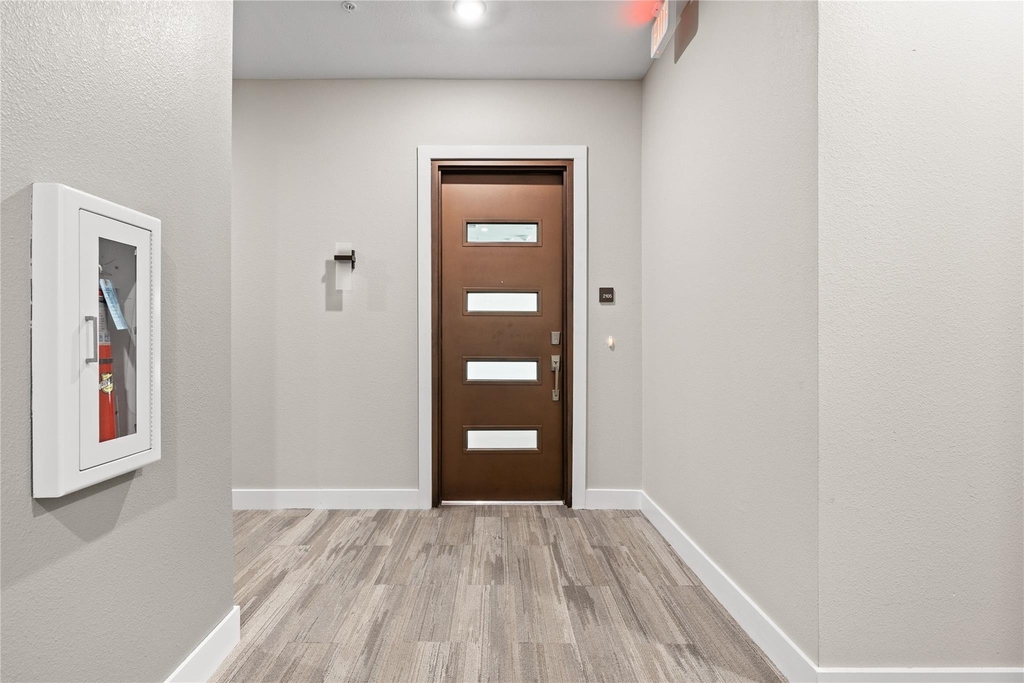 4325 Jackson Ave - Photo 8