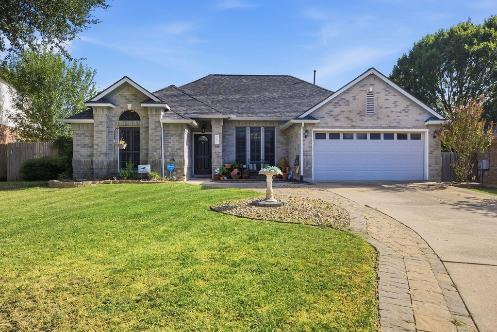 9005 Brimstone Ln - Photo 0