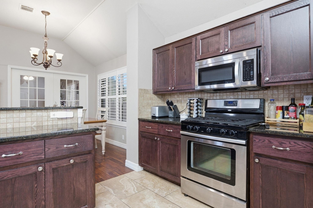 9005 Brimstone Ln - Photo 13