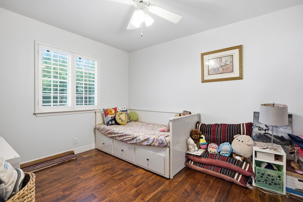 9005 Brimstone Ln - Photo 17