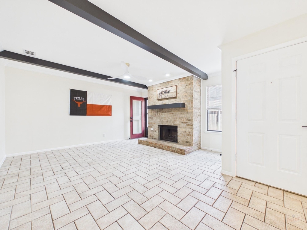 2907 Pearl St - Photo 1