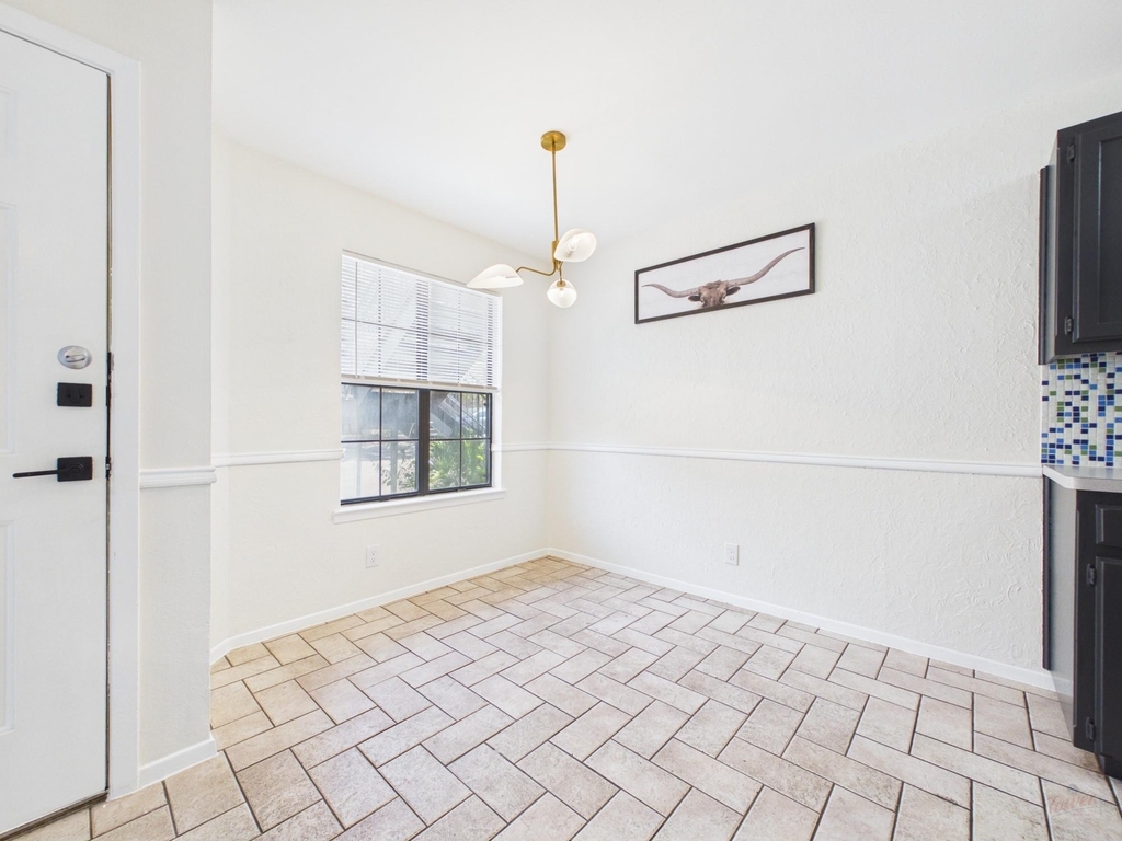 2907 Pearl St - Photo 2