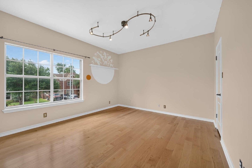 8109 Ganttcrest Dr - Photo 17