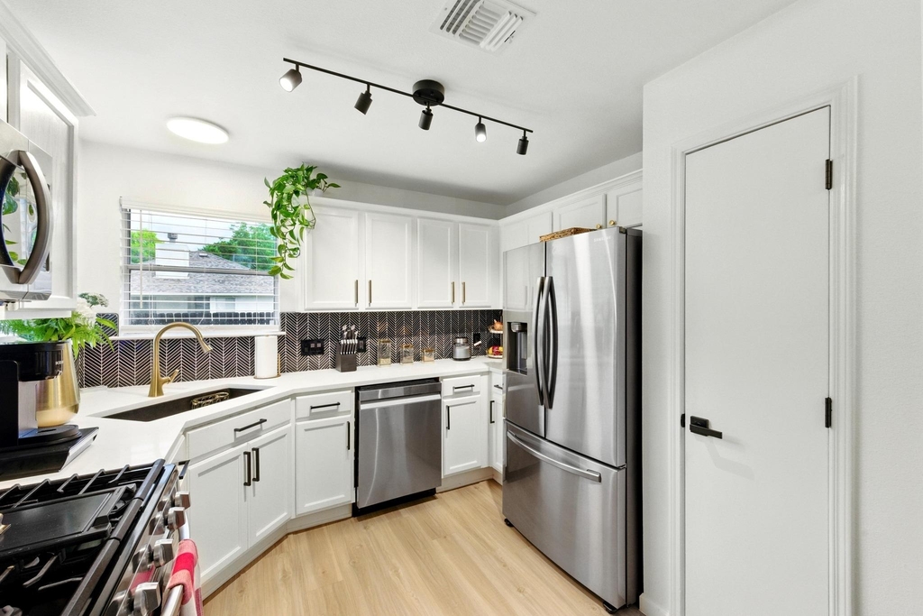 14510 Oliphant St - Photo 9