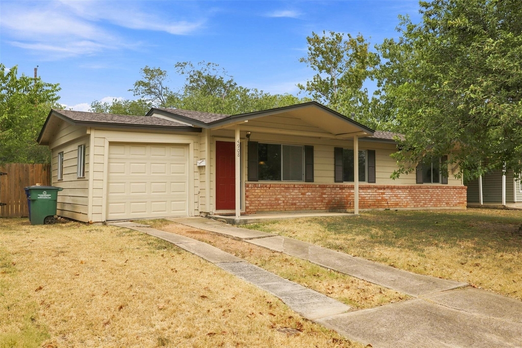 4908 Gladeview Dr - Photo 9