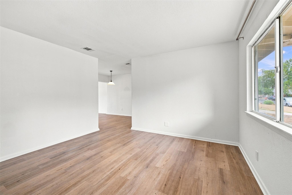 4908 Gladeview Dr - Photo 14