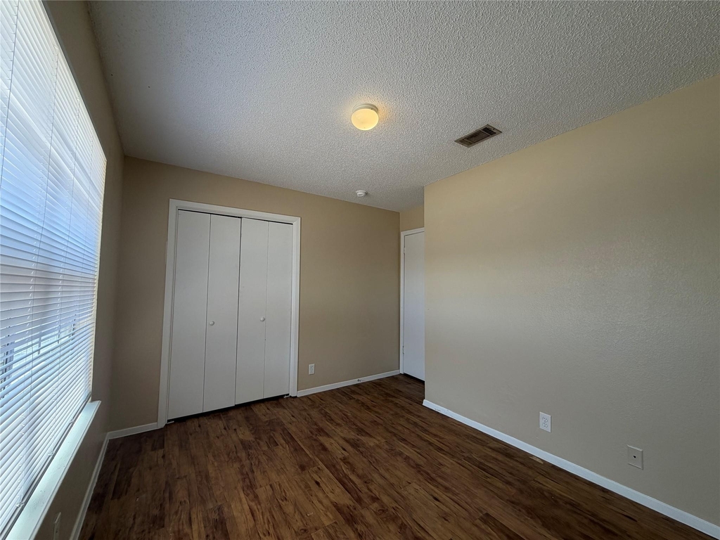 1004 Ridgemont St - Photo 11