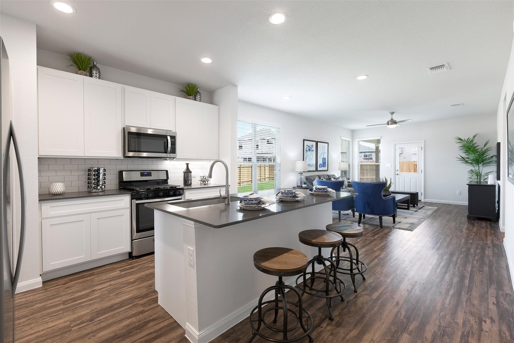 225 San Gabriel River Rd - Photo 2