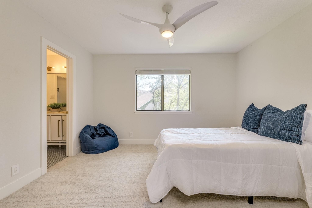 3914 Latimer Dr - Photo 33