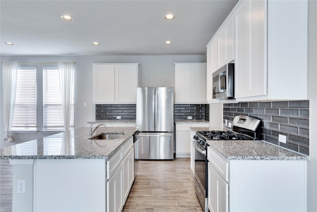 1105 Burin Dr - Photo 7